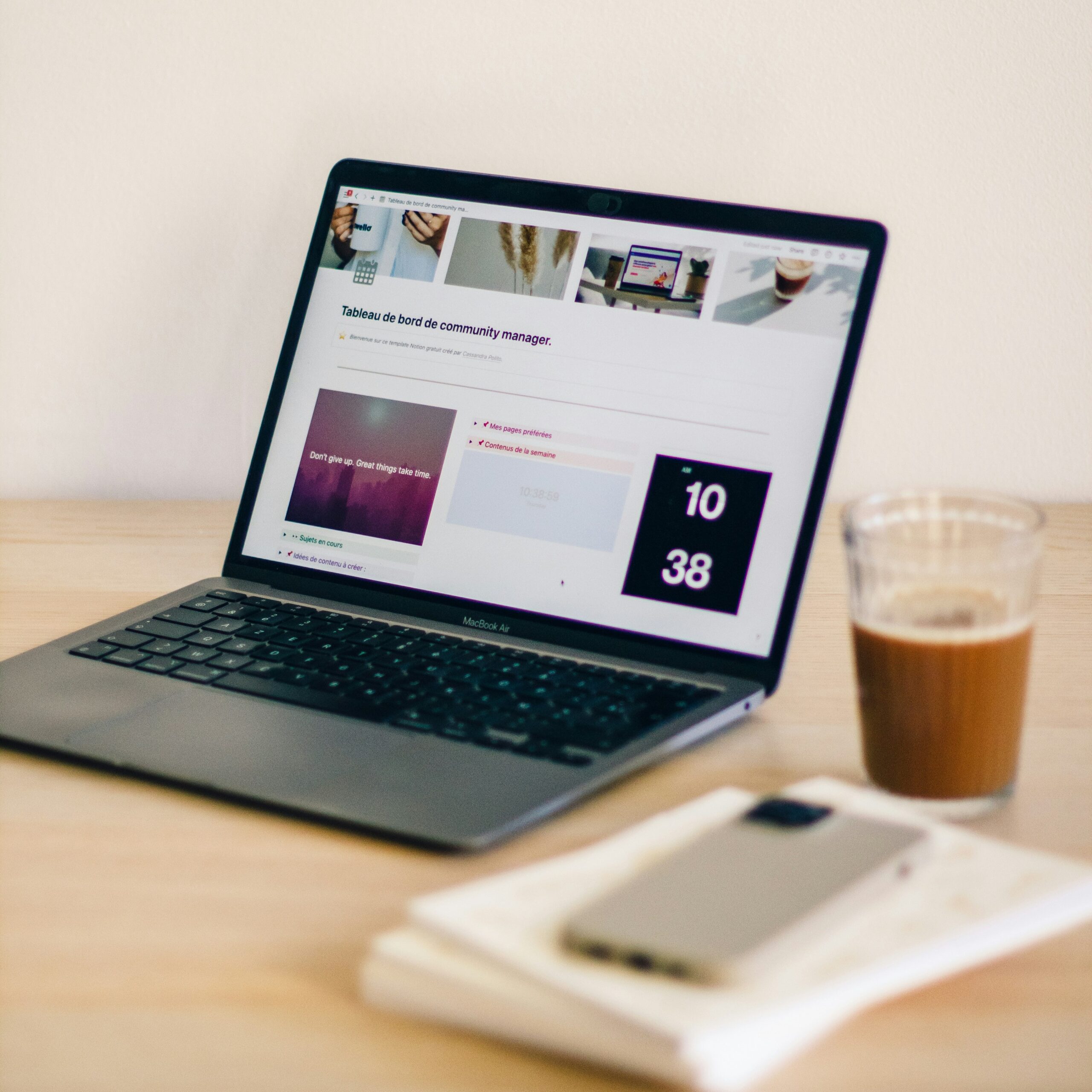 swello-9Y0qjNJgnc4-unsplash Café de la Comm'